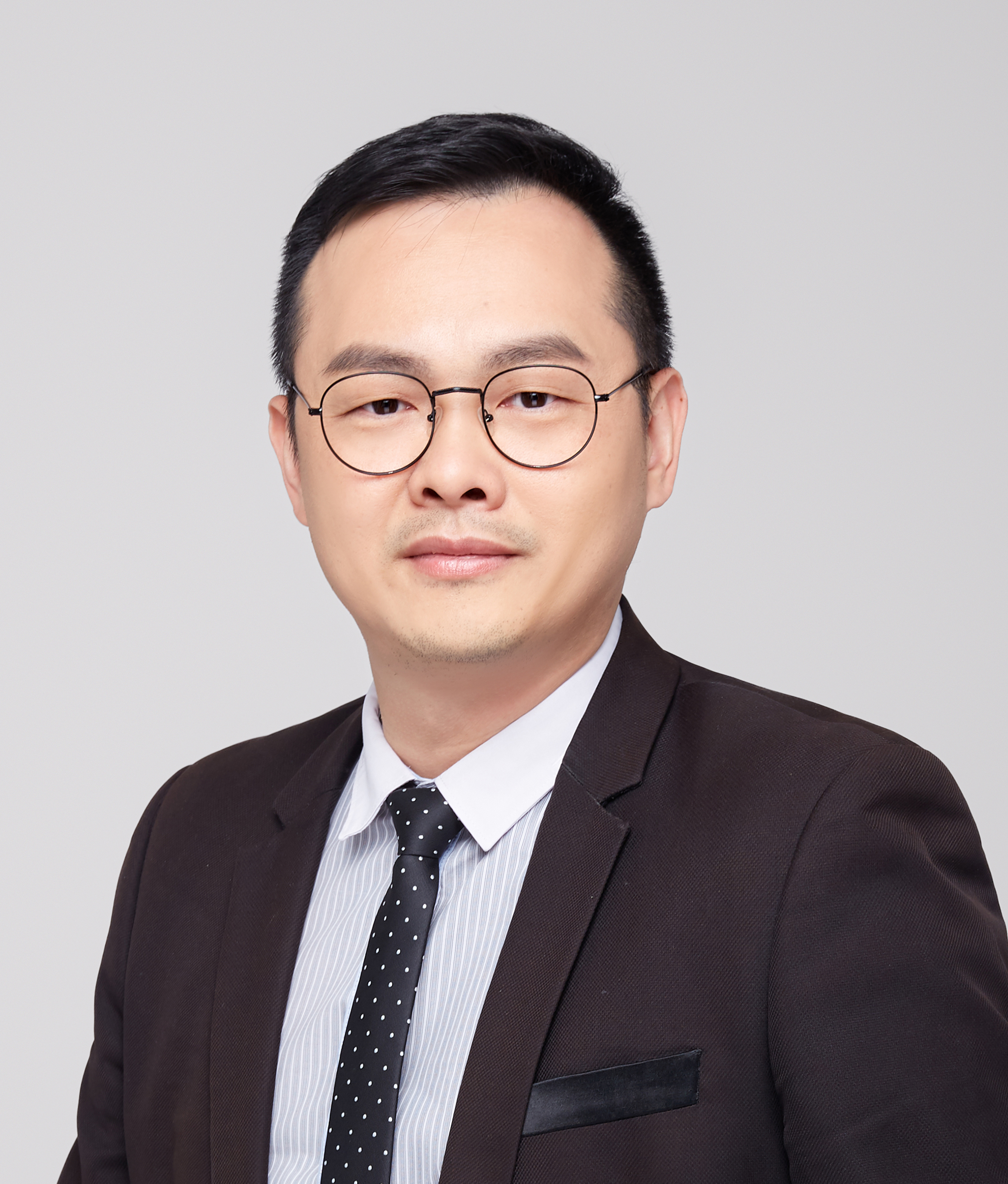 沈波个人照片(1)